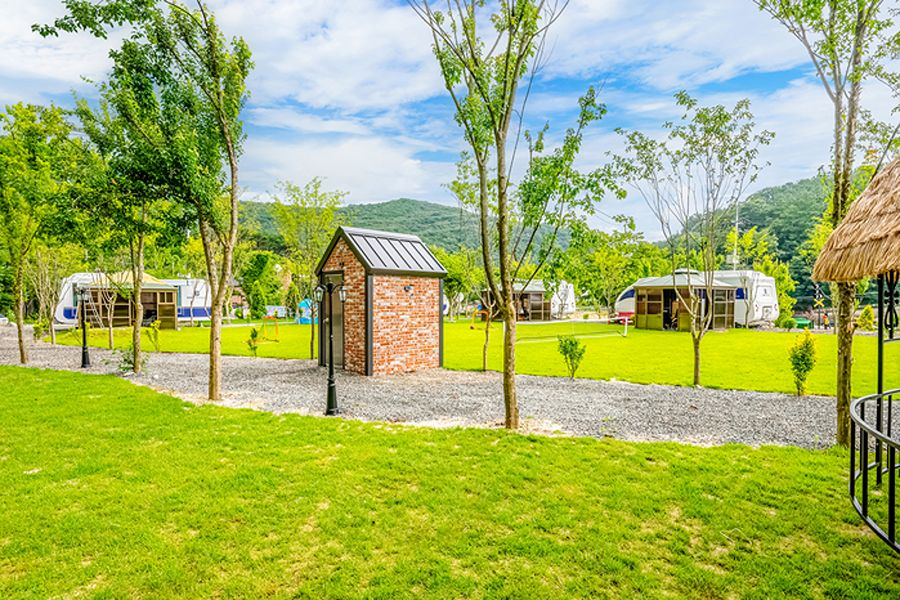 https://yaimg.yanolja.com/v5/2026/09/23/01/6ab3305fd8f188.97106324.jpg