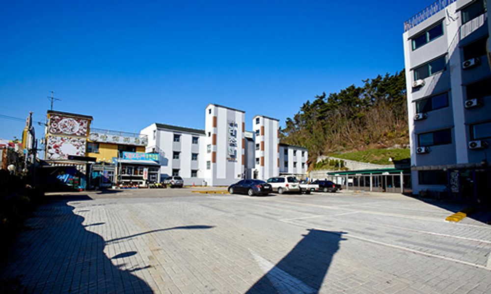 https://yaimg.yanolja.com/v5/2026/09/23/02/6ab3332d69c414.39152185.jpg