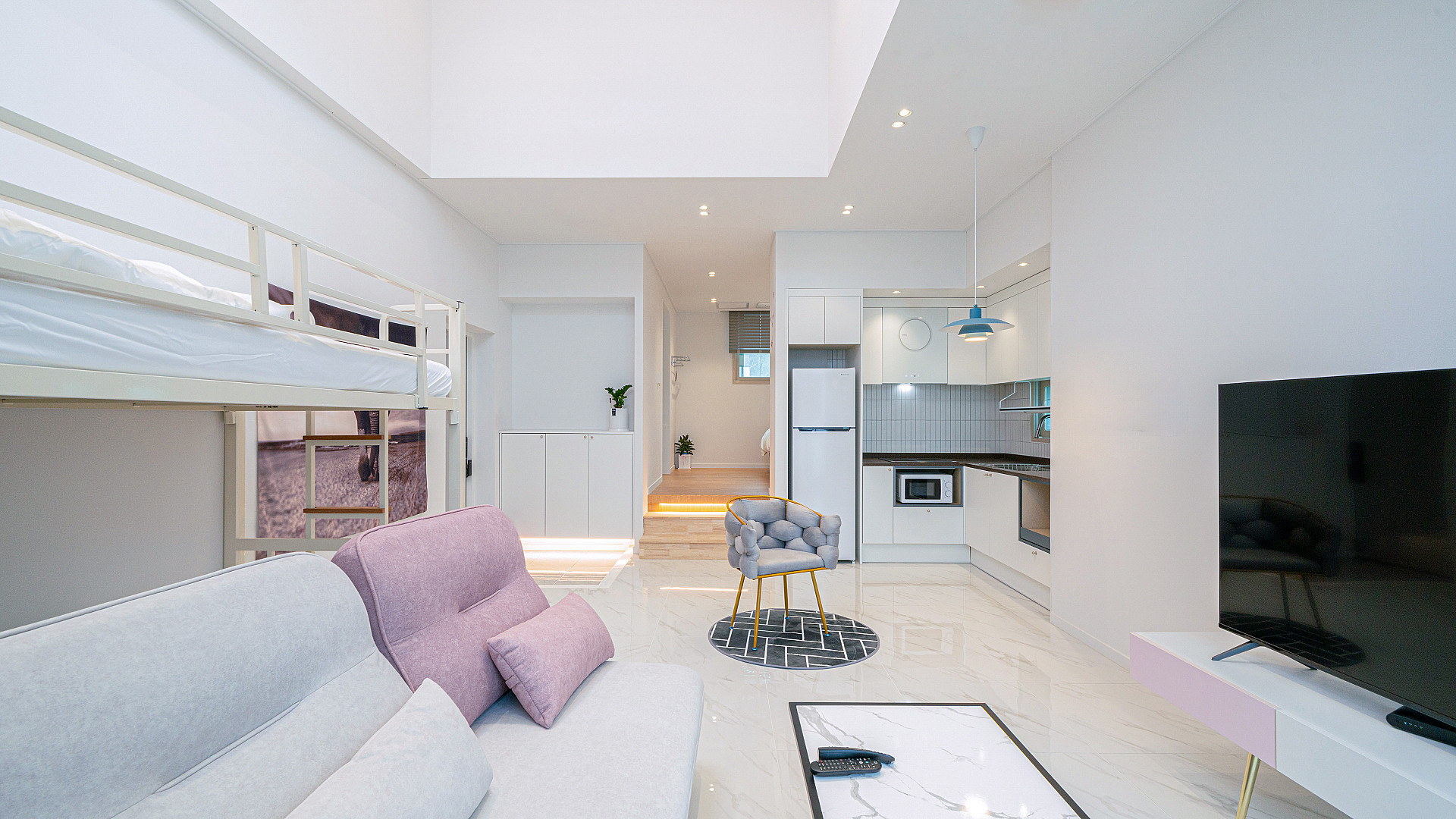 https://yaimg.yanolja.com/v5/2026/10/08/06/6ac73330488126.49016379.jpg