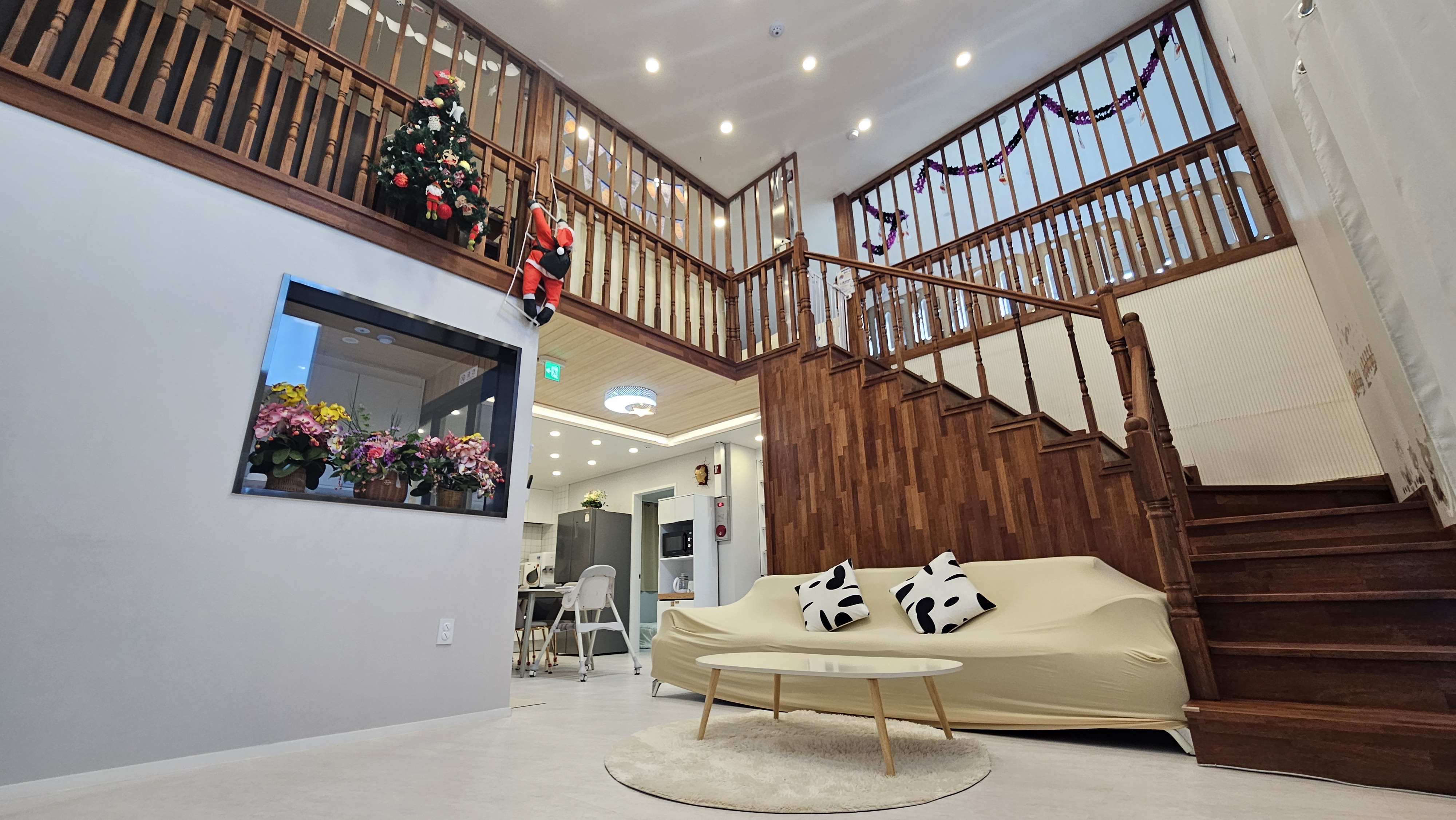 https://yaimg.yanolja.com/v5/2026/10/21/03/6ad830c2a3bf10.31912304.jpg